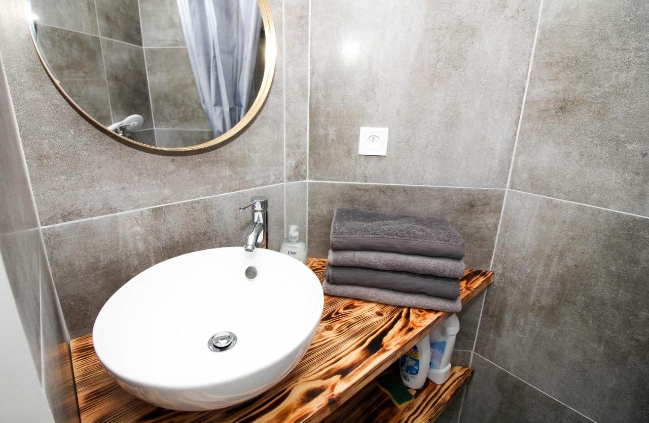 Charmant T2 En Coeur De Ville - 2 Lits + Lit Bebe - Wifi - Imprimante Carcassonne Eksteriør billede